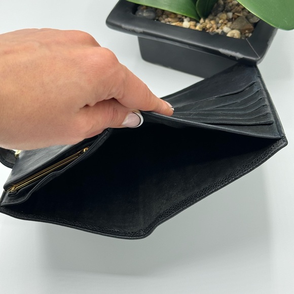 AUTHENTIC CHANEL caviar bio fold leather wallet - Picture 4 of 14